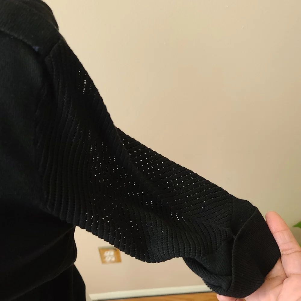 Black turtle neck sweater size M with gold buttons - Picture 5 of 5